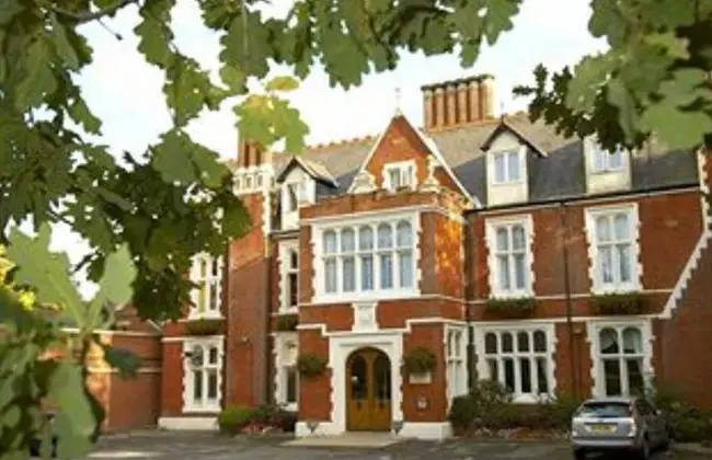 Hilton St Annes Manor Bracknell Hotel in Wokingham
