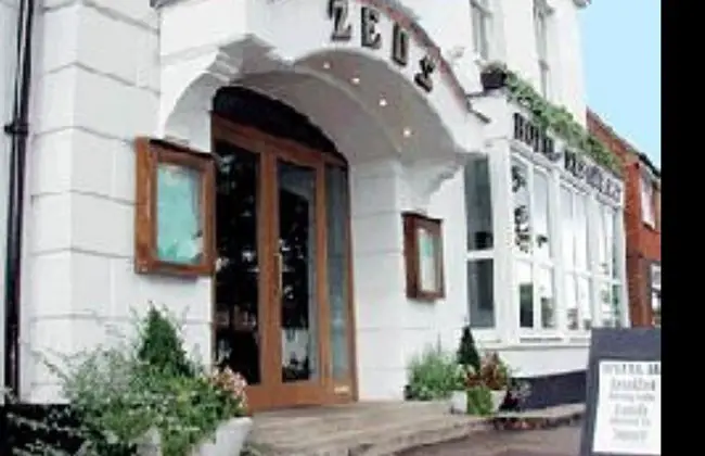 Zeus Hotel and Restaurant Hotel in Baldock