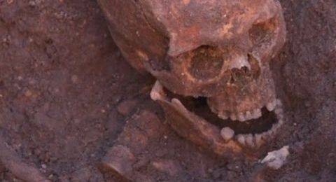 Richard III discovered in Leicester car park