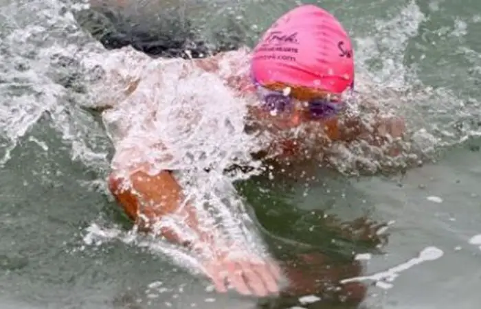Surgeon beats Channel-swim age record