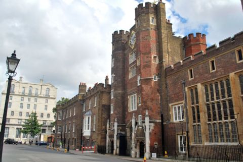 William & Kate head for St James Palace