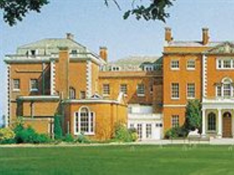 De Vere Venues Theobalds Park Hotel in Waltham Cross