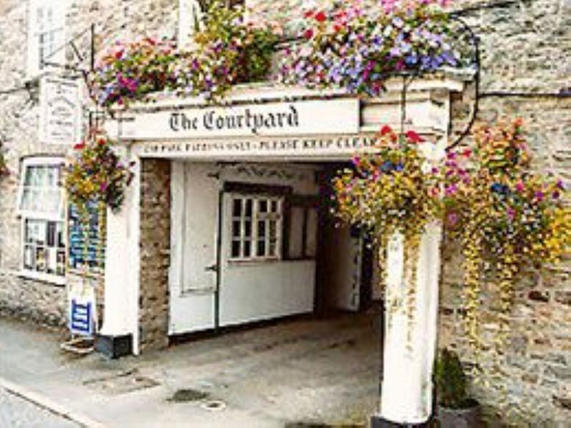 Blackberries Restaurant, Bar & Rooms - Restaurant with rooms Hotel in Tiverton