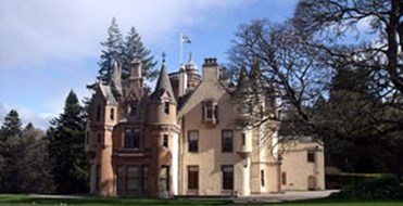 Aldourie Castle